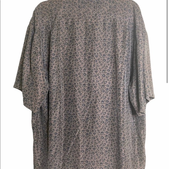 Vintage Silk Icon button up cheetah print blouse - Picture 2 of 6